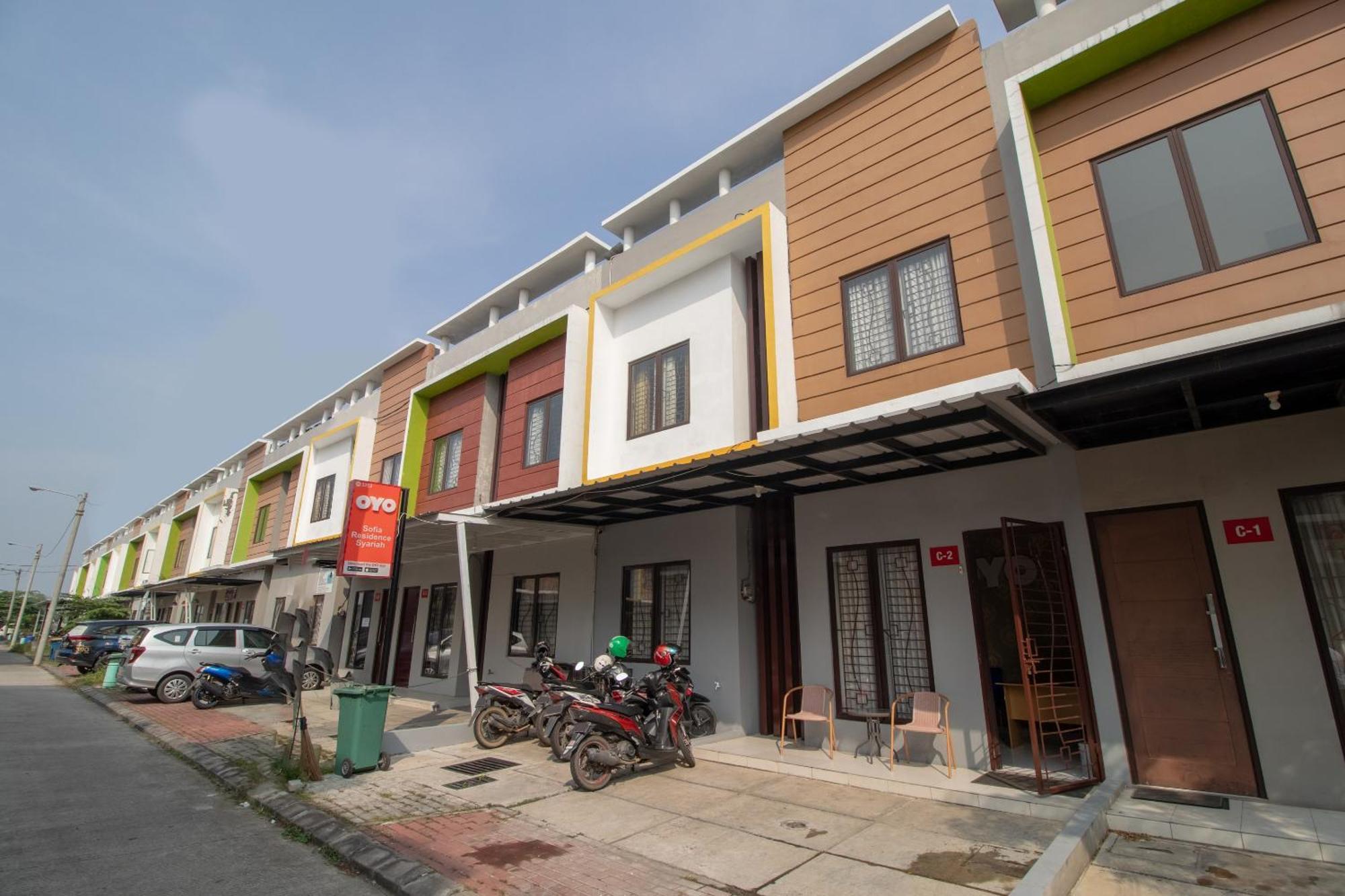 Oyo 3253 Sofia Residence Telukjambe Exterior foto